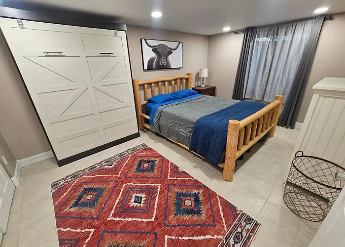 The Cottonwood Den * Laramie